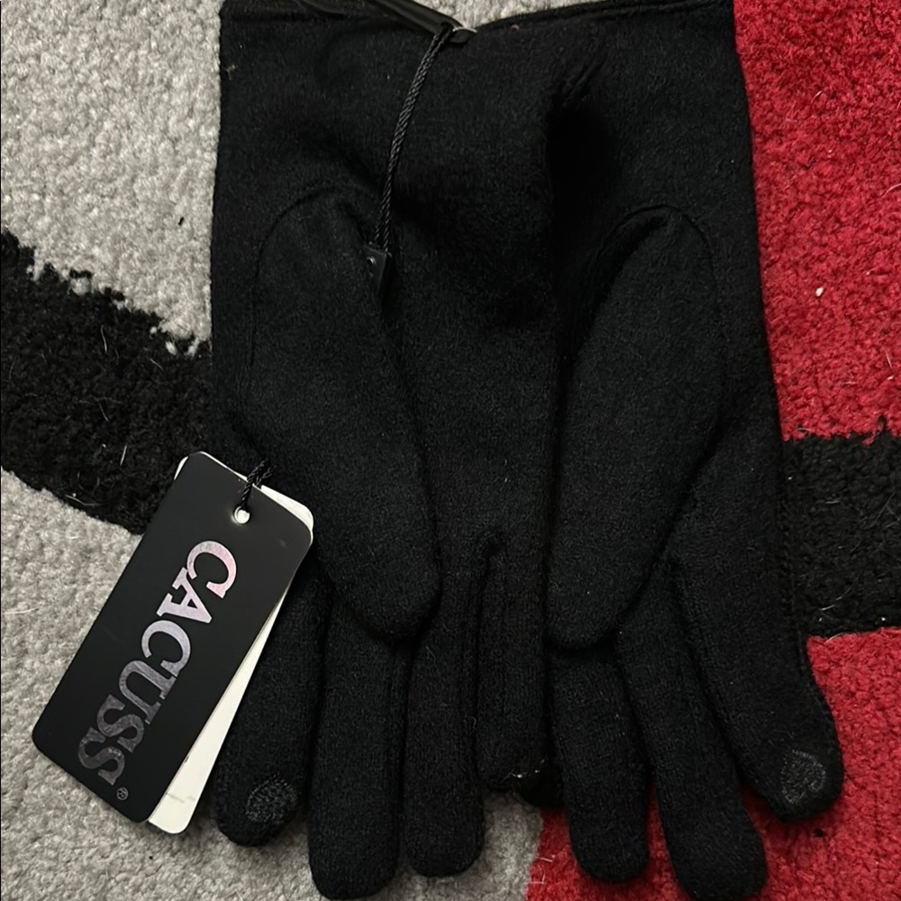 CACUSS Black Gloves